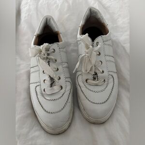White Women’s AGL leather Sneakers